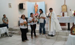 Paróquia São Pedro recebe mais uma capela da Mãe Rainha