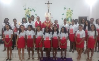 Dom Marcos presidiu Celebração Eucarística na Comunidade Regalo de Monte Alegre e ministrou o Sacramento da Confirmação (Crisma) a jovens e adultos