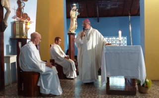 COMUNIDADE CATÓLICA  DE BOM JESUS-PI CELEBRA OS 89 ANOS DO PADRE JOÃO 