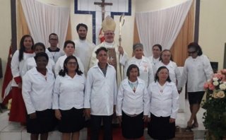 DOM MARCOS CELEBRA E INSTITUI NOVOS MINISTROS DA EUCARISTIA NA ABERTURA DOS FESTEJOS DE PALMEIRA DO PIAUI