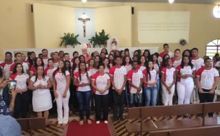 PARÓQUIA DIVINA PASTORA DE GILBUÉS CELEBRA O SACRAMENTO DO CRISMA