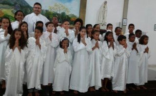 Primeira Comunhão de 32 crianças e adolescentes em  Monte Alegre do Piauí