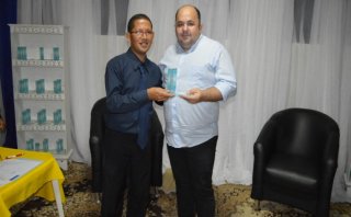 Pe. Leandro Pinheiro recebe Troféu B1 2016