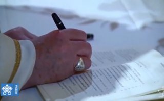 CARTA ENCÍCLICA FRATELLI TUTTI DO SANTO PADRE FRANCISCO SOBRE A FRATERNIDADE E A AMIZADE SOCIAL