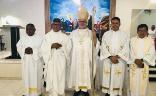 EM FESTA, ALVORADA ACOLHE SEU NOVO PADRE