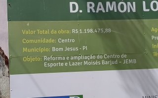 EMPRESA BAIANA ATRASA OBRAS DA QUADRA DO JEMB - Diocese de Bom Jesus do Gurguéia-Piauí