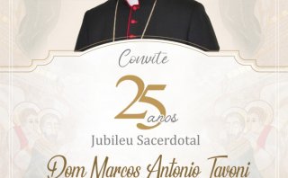 DOM MARCOS TAVONI É HOMENAGEADO EM REUNIÃO DO CLERO - Diocese de Bom Jesus do Gurguéia