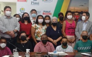 COMISSÃO "PRÓ-VARA AGRÁRIA" SE REÚNE COM GOVERNADORA E LIDERANÇAS POLÍTICAS E GARANTE PERMANÊNCIA DA JUSTIÇA FUNCIONANDO EM BOM JESUS