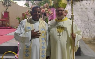 AVELINO LOPES RECEBE DOM MACOS TAVONI NOS FESTEJOS DAS MERCÊS - Diocese de Bom Jesus do Gurguéia