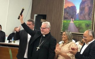 DOM MARCOS RECEBE TÍTULO DE CIDADÃO BONJESUENSE - Diocese de Bom Jesus do Gurguéia