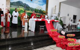 PENTECOSTES REUNE 160 JOVENS PARA CRISMAS EM MONTE ALEGRE DO PIAUÍ - Diocese de Bom Jesus do Gurguéia