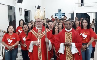 REALIZADAS CRISMAS EM SEBASTIÃO BARROS - Diocese de Bom Jesus do Gurguéia