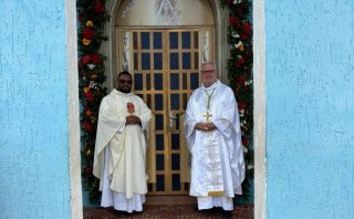 Corrente Celebra: Dom Marcos Tavoni Abençoa Igreja Jubilar