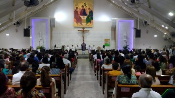 DOM MARCOS TAVONI CELEBRA CINZAS NO BAIRRO PRIMAVERA, EM TERESINA - Diocese de Bom Jesus do Gurguéia