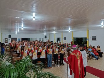 Crisma para 54 jovens da Paróquia Bom Jesus da Lapa na cidade Currais-Pi