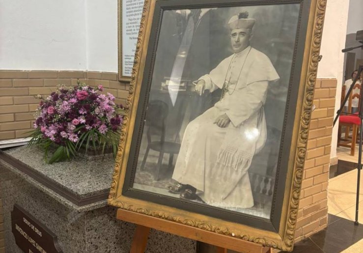 MISSA RECORDA OS 68 ANOS DO DIES NATALIS DO SERVO DE DEUS DOM INOCÊNCIO LÓPEZ SANTAMARÍA E MARCA ABERTURA DO RETIRO ANUAL DO CLERO