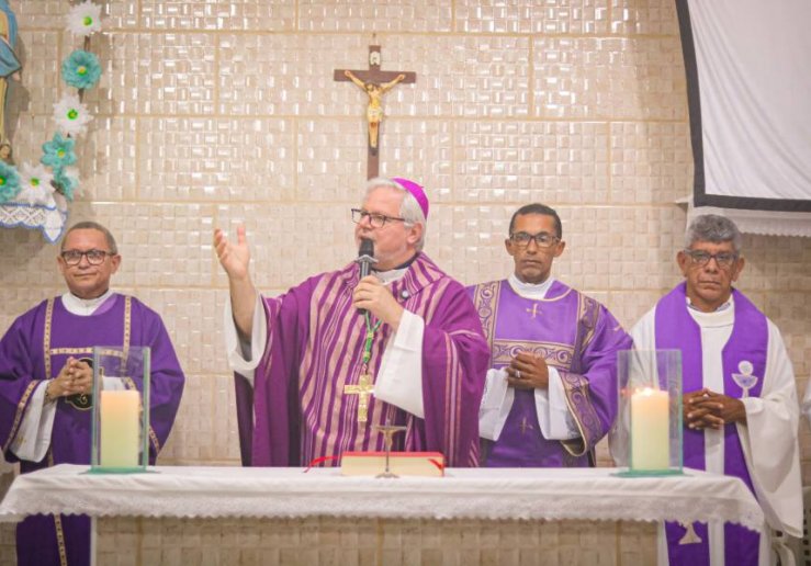 DIOCESE CELEBRA A INSTALAÇÃO DA DIACONIA IMACULADA CONCEIÇÃO COM GRANDE PARTICIPAÇÃO DOS FIÉIS