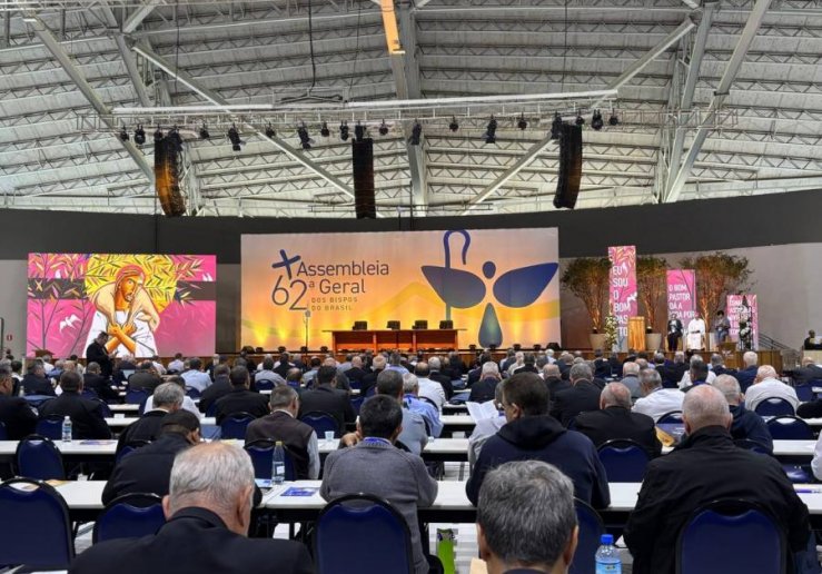 DOM MARCOS TAVONI PARTILHA REGISTROS DO SEGUNDO DIA DA 62ª ASSEMBLEIA GERAL DA CNBB EM APARECIDA